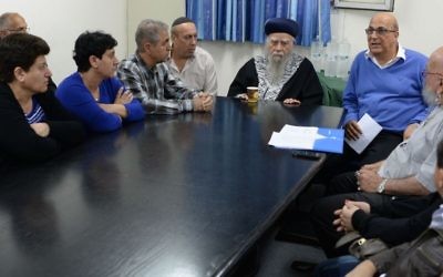Les familles des juifs Iraniens disparus avec David Meidan le 20 mars 2014 (Crédit : autorisation)