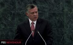 Le roi Abdallah II de Jordanie, septembre 2013 (Crédit : Capture d’écran Youtube/PBSNews)