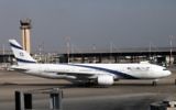 Un avion d'El Al à l'aéroport international Ben Gurion. Illustration. (Crédit : Yossi Zamir/Flash90)