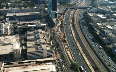 Image illustrant le trafic des routes à Tel Aviv (Crédit : CC0 1.0)