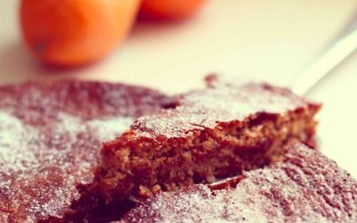 Une part de tarte à l'orange et aux noix (Crédit : Andrea Brownstein/Photoli Photography)