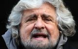 Beppe Grillo, chef du mouvement italien eurosceptique Cinq étoiles. (Crédit : Niccolo Caranti/Wikipedia)