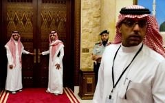 Des employés du roi d'Arabie saoudite (Crédit : Saul Loeb/AFP)