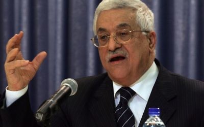 Le président de l'Autorité palestinienne Mahmoud Abbas, juin 2006 (Crédit : Ahmad Gharabli/FLASH90)