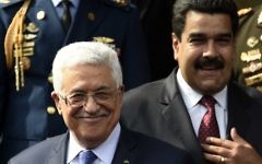 Mahmoud Abbas et Nicolas Maduro (Crédit : AFP)