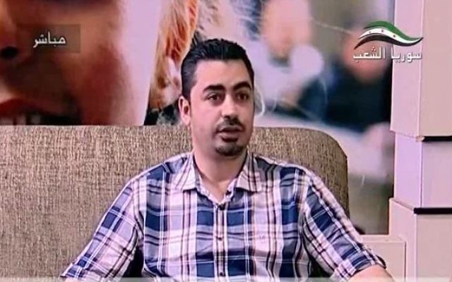 Mohammed Almrouh, nouvel ambassadeur représentant l'opposition syrienne en Jordanie
(Capture d'écran : YouTube/syria alshaab) Mohammed Almrouh, nouvel ambassadeur représentant l'opposition syrienne en Jordanie
(Capture d'écran : YouTube/syria alshaab)