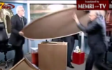 Les commentateurs jordaniens s'emportent sur un plateau de TV (Crédit : capture d'écran YouTube)