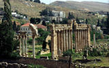 Vue sur les ruines de Baalbeck (Crédit : Jerzy Strzelecki/CC BY SA 3.0/Wikimedia commons)