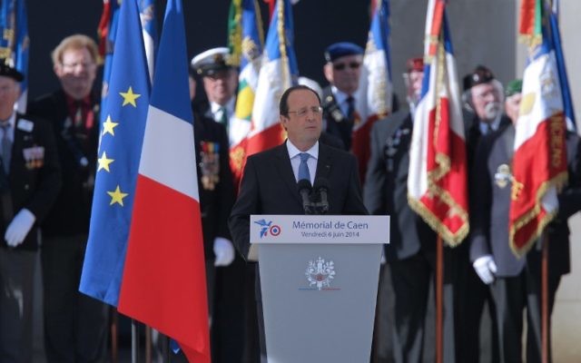 François Hollande à la cérémonie de commémoration du Débarquement en Normandie (Crédit : AFP PHOTO / CHARLY TRIBALLEAU) François Hollande à la cérémonie de commémoration du Débarquement en Normandie (Crédit : AFP PHOTO / CHARLY TRIBALLEAU)