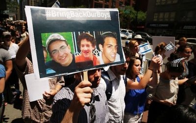 Une manifestation de soutien organisée pour les trois adolescents enlevés en Israël le 12 juin (Crédit : SPENCER PLATT / GETTY IMAGES NORTH AMERICA / AFP)