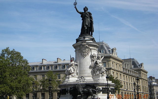 Place de la République à Paris (Crédit : Britchi Mirela/Wikimedia commons/CC BY-SA 3.0)
