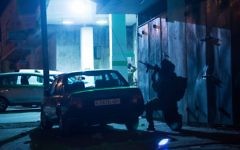 Un soldat à Hébron à la recherche des adolescents enlevés (Crédit : IDF Spokesperson/FLASH90)