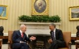 Shimon Peres et Barack Obama à Washington (Crédit : Mandel Ngan/AFP)