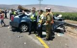 Un accident de voiture fatal près de Kfar Manda - 26 juin 2014 (Crédit : Aharon Baruch Leibowitz/ZAKA/FLASH90)