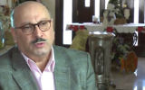 Manuel Hassassian, le représentant de l'Autorité palestinienne au Royaume-Uni (Crédit : capture d'écran YouTube)