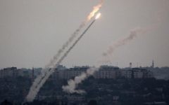 Tir de roquettes depuis la bande de Gaza (Crédit : Menahem Kahana/AFP)