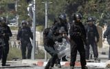 Des policiers à Shuafat - 24 octobre 2014 (Crédit : Sliman Khader/FLASH90)
