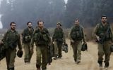 Des soldats reviennent après un entraînement - 24 juillet 2014 (Crédit : Miriam ALster/Flash 90)