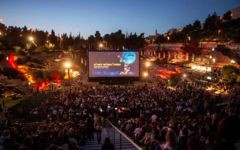 La soirée d'ouverture du Festival du film de Jérusalem 2021 dans la piscine du sultan à l'extérieur des murs de la Vieille Ville (Crédit : Uri Lenz/Flash90)