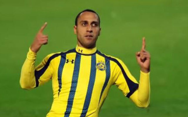 Le milieu de terrain de l'équipe de football Maccabbi Tel Aviv Maharan Radi (Crédit : Capture d'écran Youtube/Lidor Yakovi)