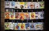 Carte de voeux pour Rosh Hashanah dans un magasin de Tel Aviv (Crédit : Hadas Parush/Flash90)