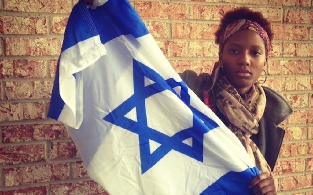 Chloe Valdary affirme que son voyage en Israël sponsorisé par l'AIPAC a changé sa vie (Credit : Lauren Clarice Cross/JTA)