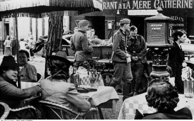 Paris sous l'Occupation (Crédit : Bundesarchiv, Bild 183-L12792 / CC-BY-SA)