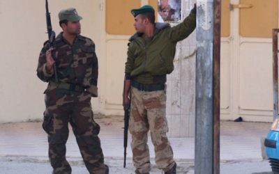 Agents de la sécurité de l'Autorité palestinienne à Naplouse (Crédit : Wagdit Ashtiyeh/Flash90)