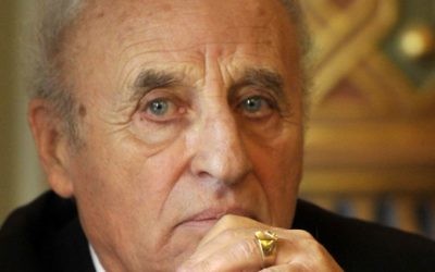 Gusztav Zoltai, l'ancien président de la Fédération des communautés juives d'Hongrie, le 9 novembre 2014 (Crédit : MTI/Attila Kovacs/JTA)