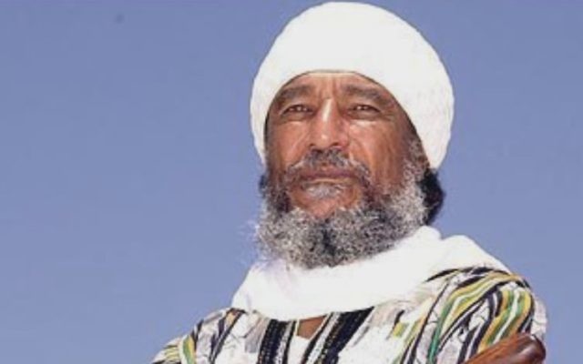 Ben Ammi Ben-Israel, le leader spirituel des Hébreux noirs (Crédit : Capture d'écran YouTube)