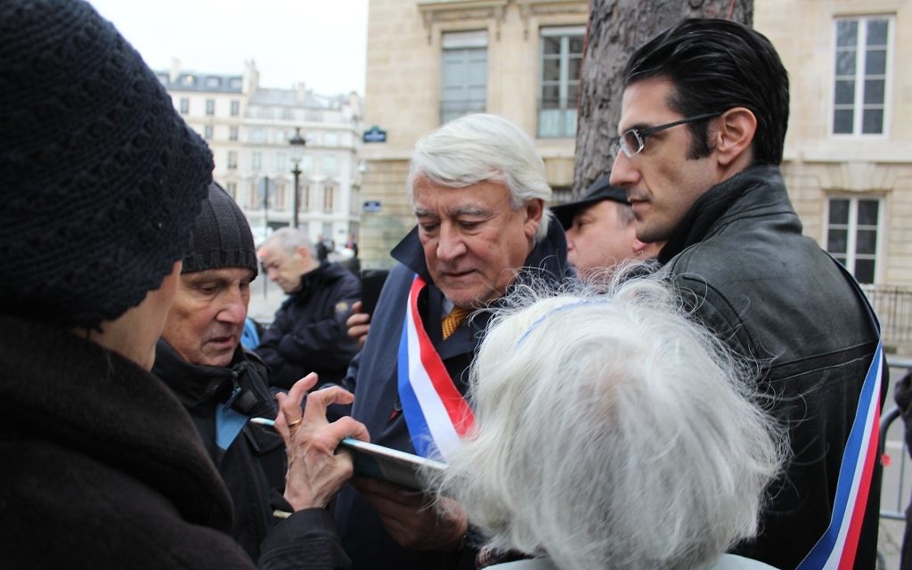 Claude Goasguen - à Paris -  Reconnaissance de l'État palestinien : les associations juives manifestent à Paris - 2 décembre 2014 (Crédit : Glenn Cloarec/Times of Israël)
