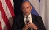 Naftali Bennett lors de son intervention au forum Saban le 6 décembre 2014 (Capture d'écran YouTube)