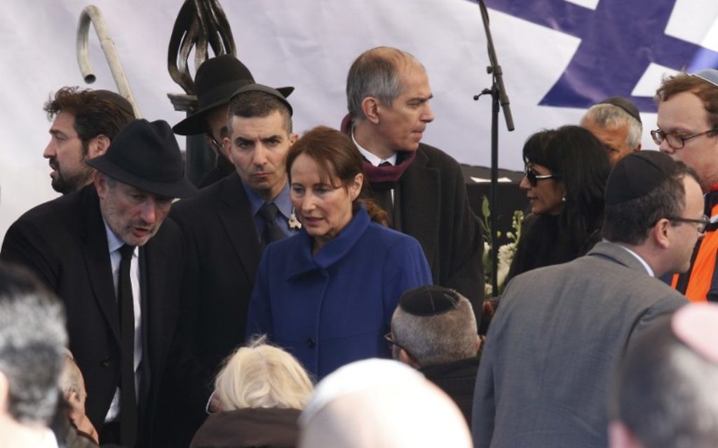 La Ministre de l'Ecologie, Ségolène Royal, aux funérailles des quatre victimes de l'attaque de l'Hyper Casher (Crédit : JACK GUEZ / AFP)