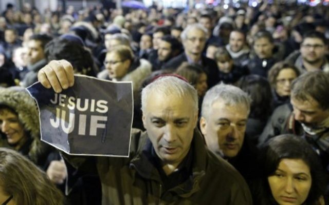 Rassemblement pour les victimes juives de Vincennes, le 10 janvier 2015. (Crédit : AFP)