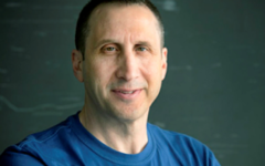 Portrait de l'entraîneur de basket-ball David Blatt, le 8 avril 2013. (Crédit : Moshe Shai / FLASH90)