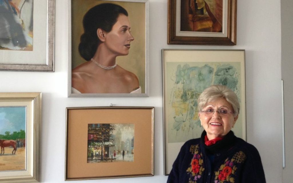 Renee Gancz, survivante de la Shoah, dans son appartement à Tel Aviv le 20 janvier 2015 (Crédit : Amanda Borschel-Dan/The Times of Israel) Renee Gancz, survivante de la Shoah, dans son appartement à Tel Aviv le 20 janvier 2015 (Crédit : Amanda Borschel-Dan/The Times of Israel)