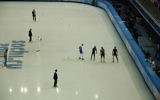 Des sportifs sur la ligne de départ d'une course de Short track (Crédit : Sander van Ginkel)