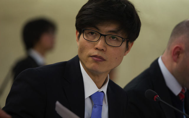 Shin Dong Hyuk - mars 2014 (Crédit : domaine public) Shin Dong Hyuk - mars 2014 (Crédit : domaine public)