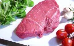 Photo d'un morceau de viande (Crédit : Capture d'écran YouTube)