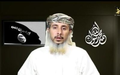 Le chef d'Al-Qaïda dans la péninsule arabique Nasr al-Ansi dans un message enregistré diffusé le 14 janvier, 2015. (Capture d'écran: YouTube)