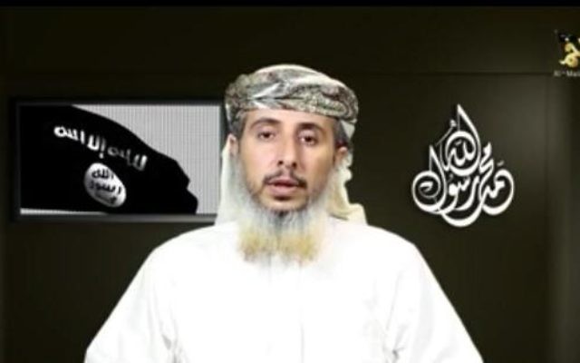 Le chef d'Al-Qaïda dans la péninsule arabique Nasr al-Ansi dans un message enregistré diffusé le 14 janvier, 2015. (Capture d'écran: YouTube)