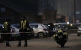 Des policiers sécurisent la scène de l'attentat terroriste contre un centre culturel à Copenhague - 14 février 2015 (Crédit : AFP PHOTO / MARTIN SYLVEST / SCANPIX))