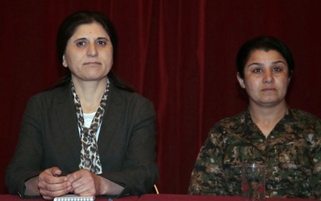 Nassrin Abdallah (d) et Assia Abdallah - en charge du PYD (Crédit : JACQUES DEMARTHON / AFP)