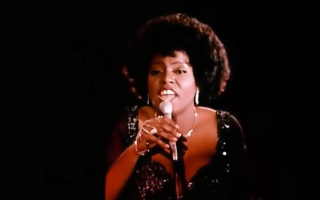 Capture d’écran Gloria Gaynor (Crédit : YouTube)