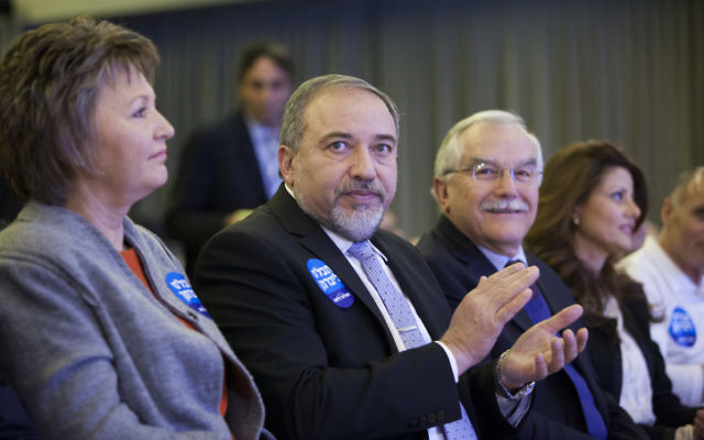 Le ministre des Affaires étrangères, Avidgor Liberman le 19 janvier 2015 (Crédit : Yonathan Sindel/Flash90)