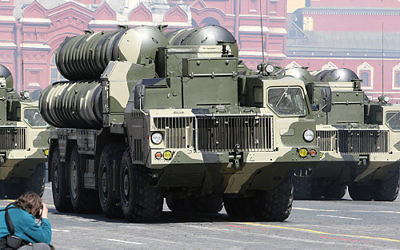 Missiles S 300 lors de la parade la Victoire sur la place rouge à Moscou le 9 mai 2009 (Crédit : Kremlin.ru/CC BY 3.0  via Wikimedia Commons)