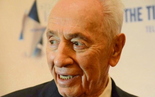 L'ancien président Shimon Peres au gala du Times of Israel à New York, le 15 fevrier 2015 (Crédit photo: Melissa Gerr, Baltimore Jewish Times) L'ancien président Shimon Peres au gala du Times of Israel à New York, le 15 fevrier 2015 (Crédit photo: Melissa Gerr, Baltimore Jewish Times)