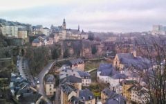 Vue de la ville de Luxembourg. (Crédit : CC-BY-SA Sixdown/Wikimedia Commons)