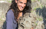 Un masque du Dieu Pan découvert en Israël (Crédit : Autorisation Haifa University)