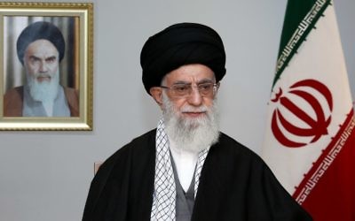 L'Ayatollah Ali Khamenei à l'occasion d'un discours à la nation à l'occasion de Noruz, le Nouvel An iranien, à Téhéran, le 20 mars 2014. (Crédit : bureau du Guide suprême/AFP)